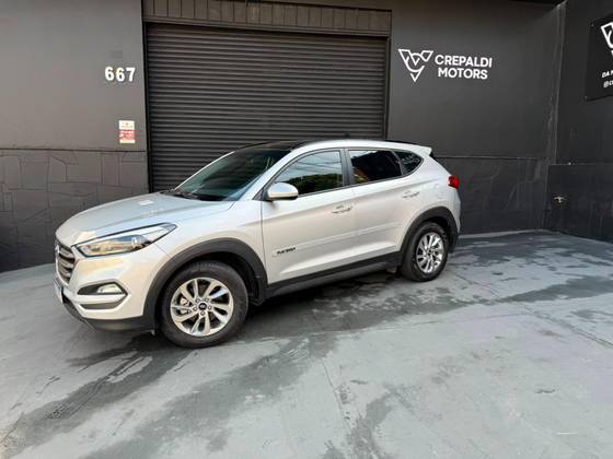 HYUNDAI TUCSON 1.6 16V T-GDI GASOLINA GLS ECOSHIFT HYUNDAI TUCSON 1.6 16V T-GDI GASOLINA GLS ECOSHIFT
